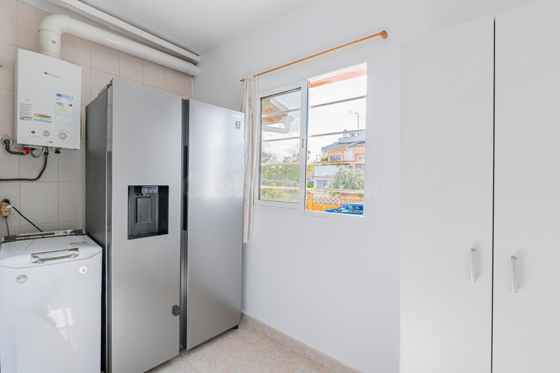 ADOSADO CON TERRAZA, 2 PARKINGS, Y TRASTERO, EN SON FERRER - foto 10