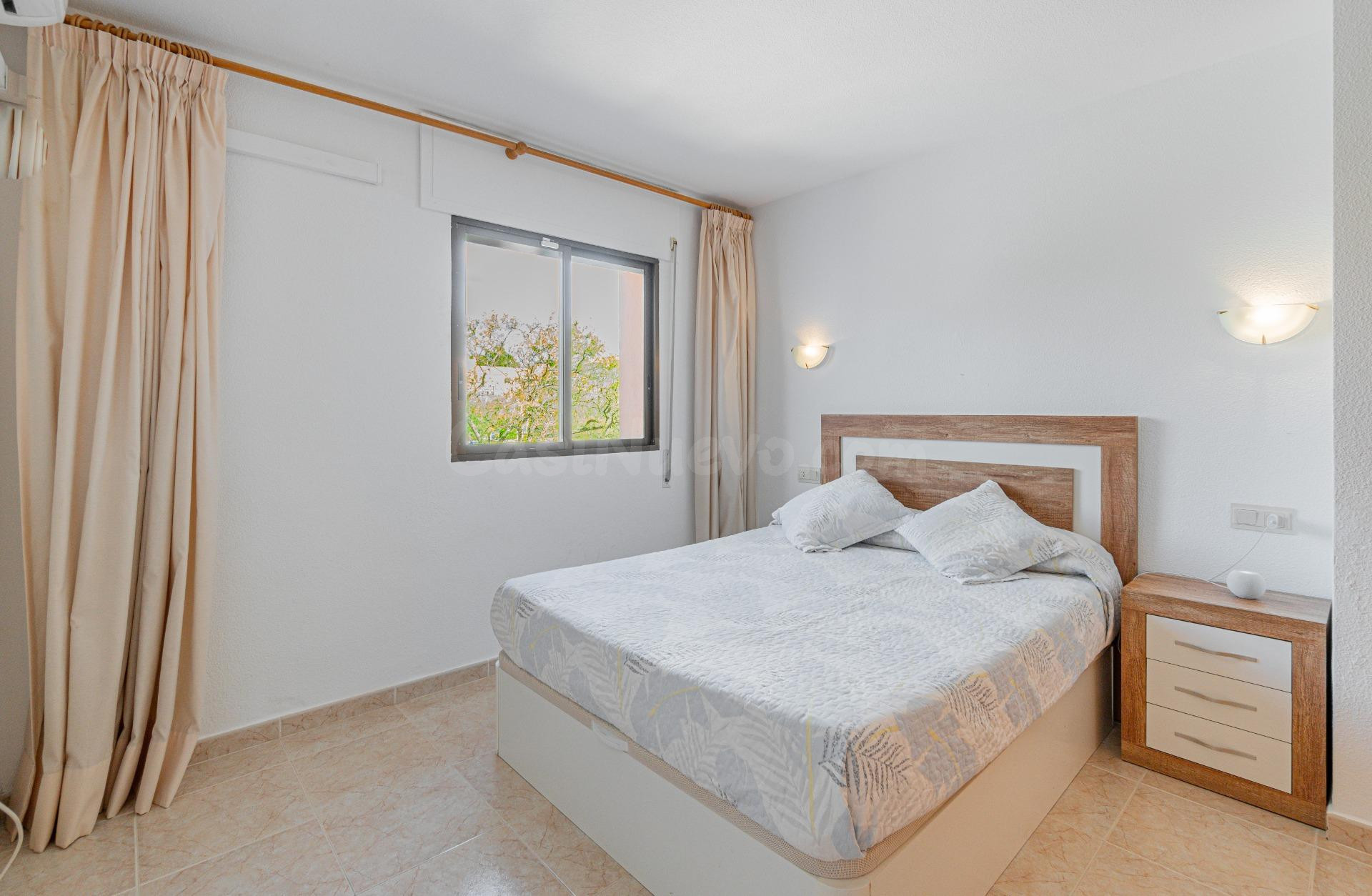 ADOSADO CON TERRAZA, 2 PARKINGS, Y TRASTERO, EN SON FERRER - foto 11