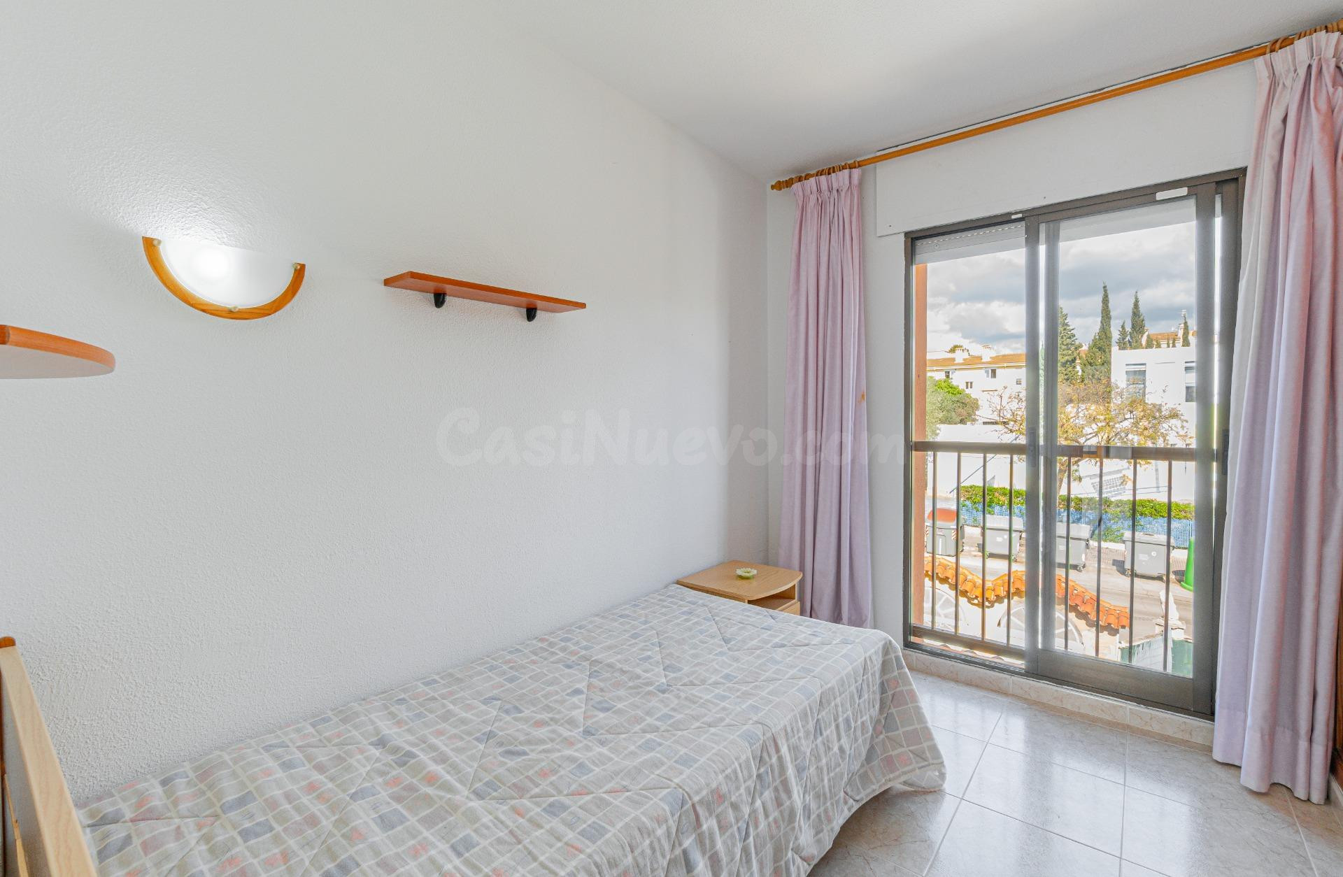 ADOSADO CON TERRAZA, 2 PARKINGS, Y TRASTERO, EN SON FERRER - foto 15