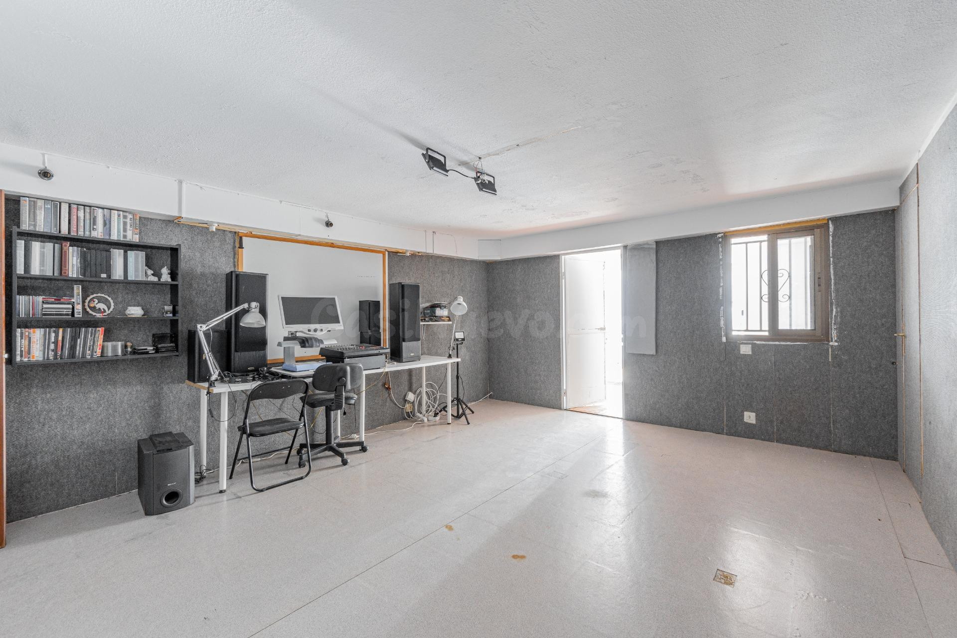 ADOSADO CON TERRAZA, 2 PARKINGS, Y TRASTERO, EN SON FERRER - foto 18