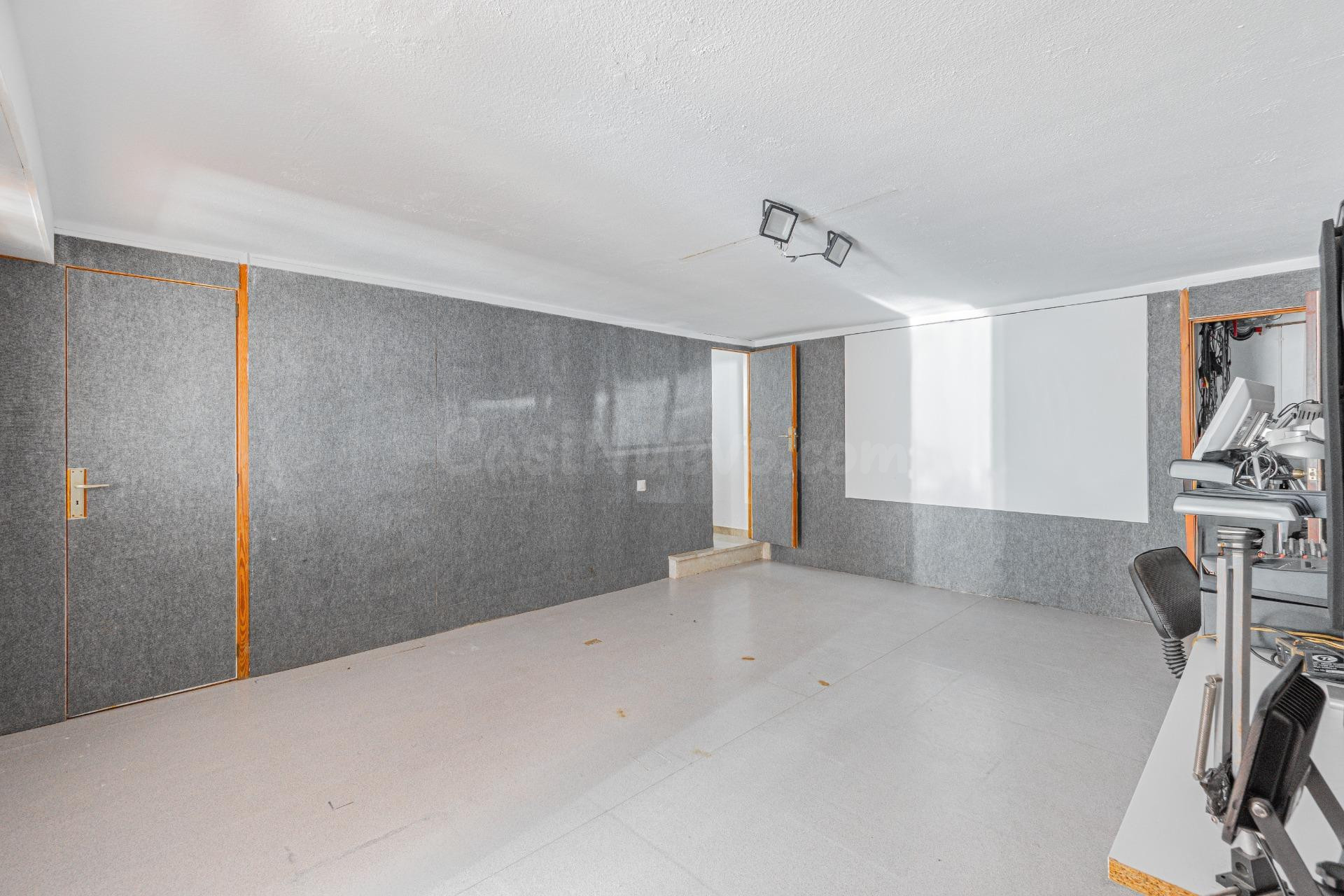 ADOSADO CON TERRAZA, 2 PARKINGS, Y TRASTERO, EN SON FERRER - foto 19