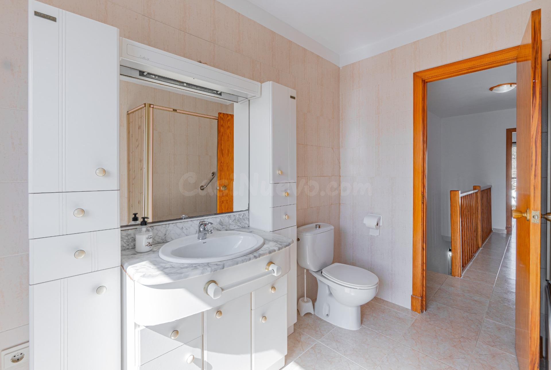 ADOSADO CON TERRAZA, 2 PARKINGS, Y TRASTERO, EN SON FERRER - foto 20