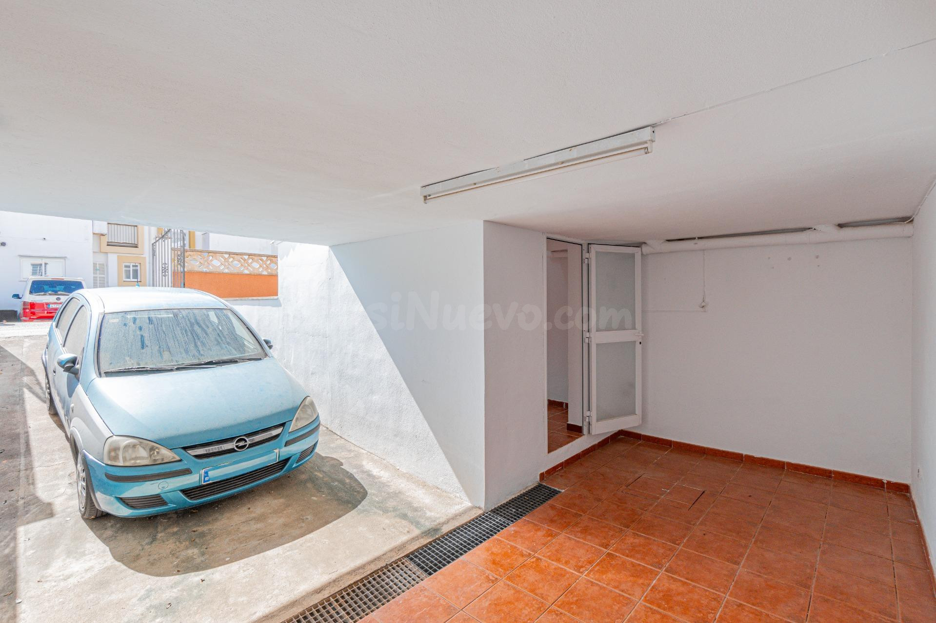 ADOSADO CON TERRAZA, 2 PARKINGS, Y TRASTERO, EN SON FERRER - foto 23