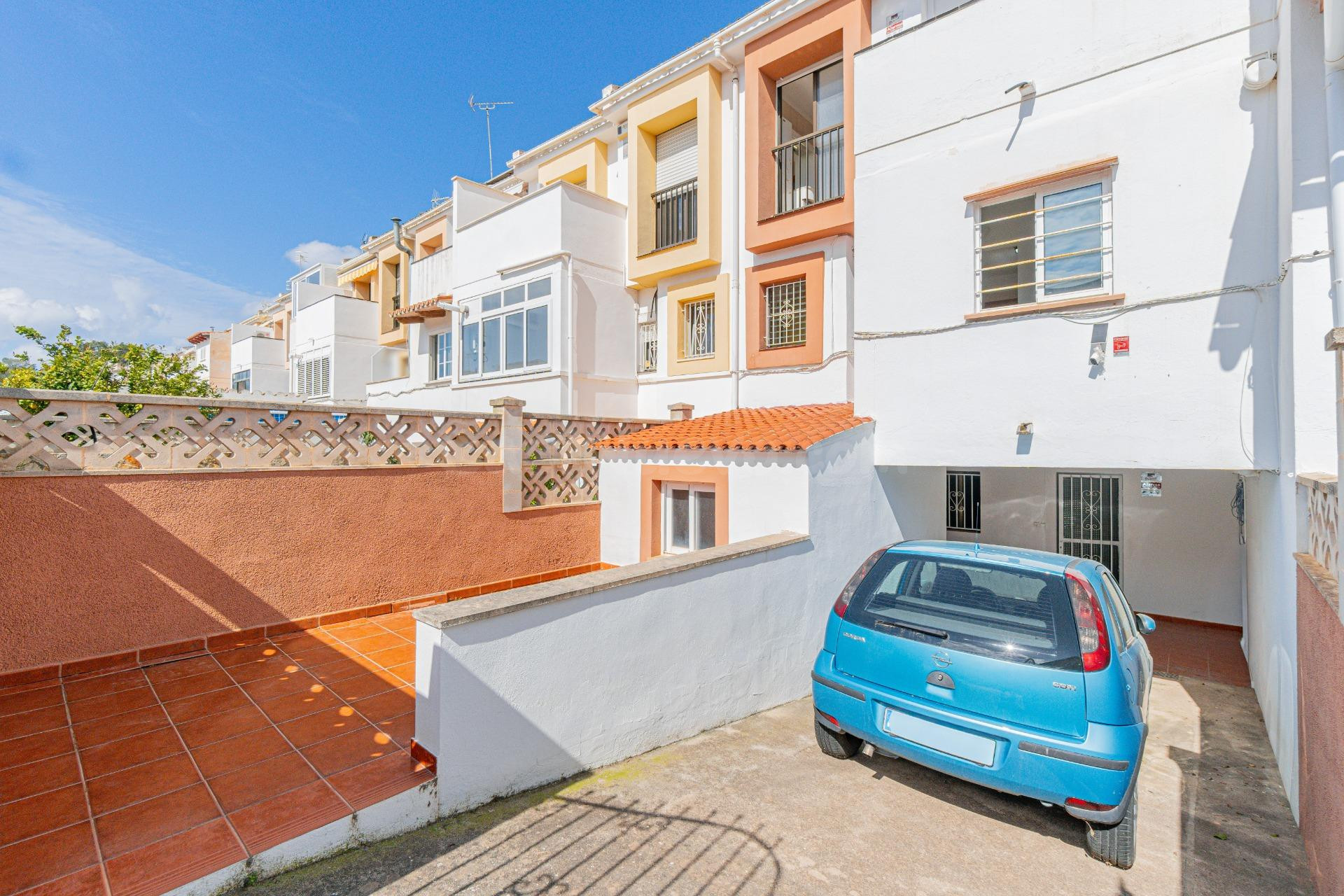 ADOSADO CON TERRAZA, 2 PARKINGS, Y TRASTERO, EN SON FERRER - foto 24