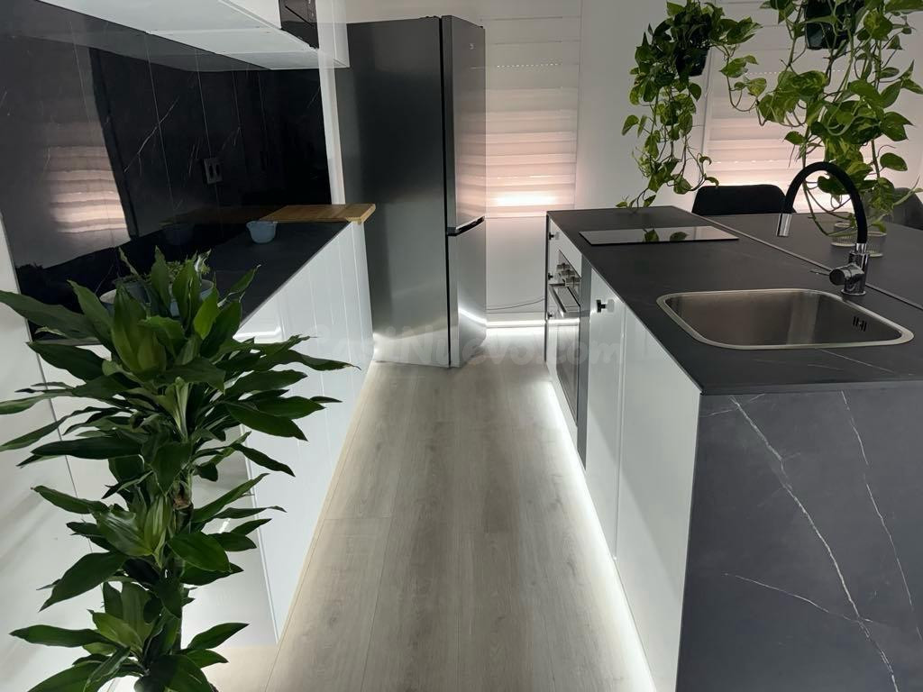 Apartamento con licencia turística en la playa del cura de T - foto 4