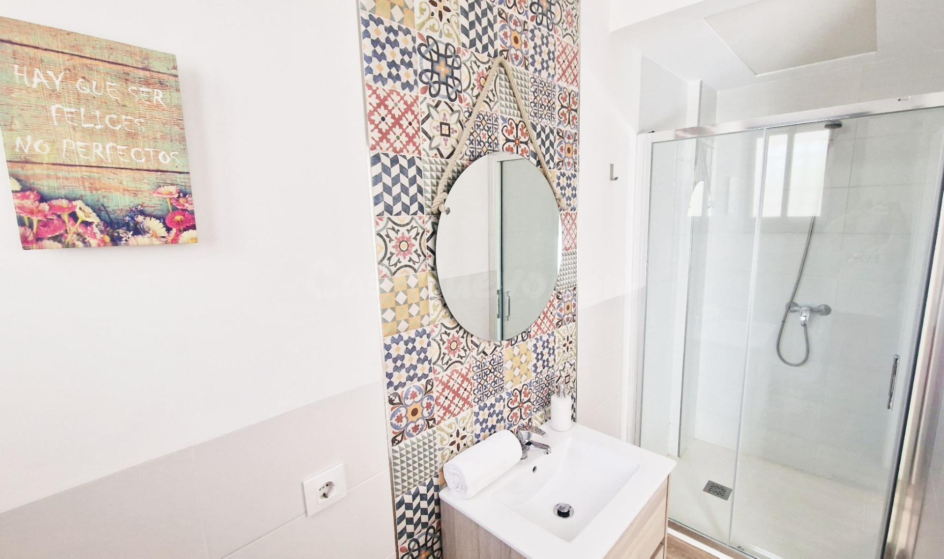 ¡¡¡¡ PRECIOSO PISO CON LICENCIA TURISTICA, JUNTO A LA CALAHO - foto 11