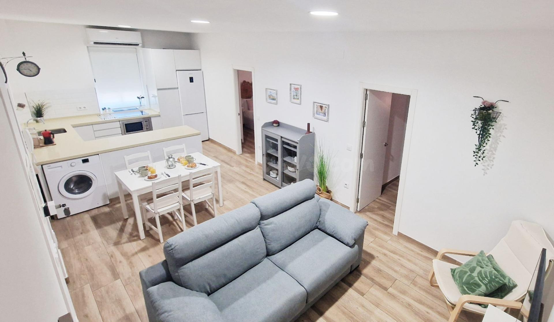 ¡¡¡¡ PRECIOSO PISO CON LICENCIA TURISTICA, JUNTO A LA CALAHO - foto 14