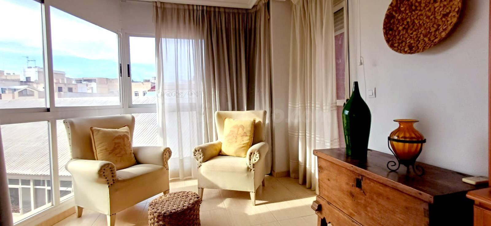 Piso de 4 dormitorios en el centro a 150 metros de La Colonia