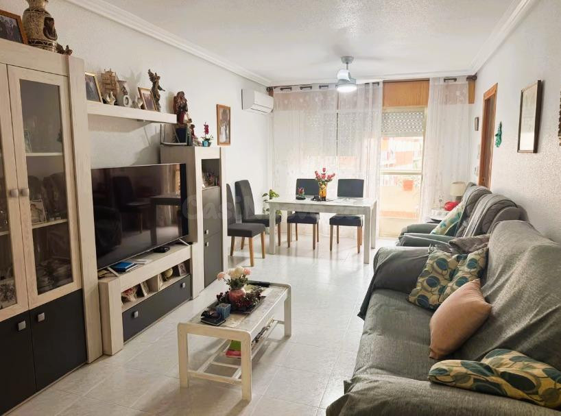Amplio piso de 4 habitaciones en pleno centro de Águilas