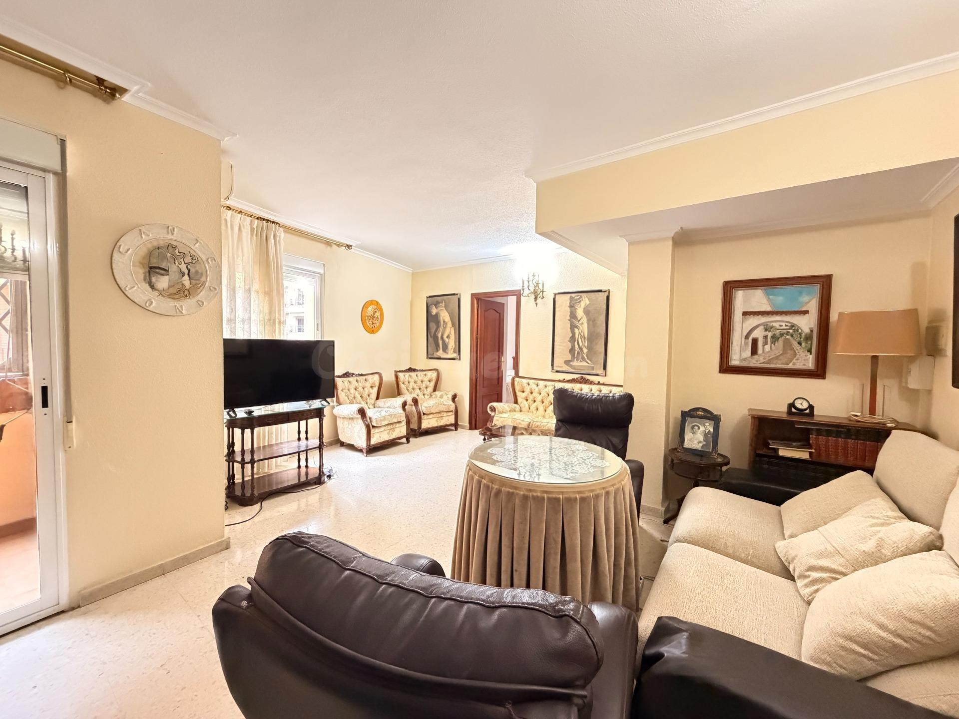 Piso con cochera y trastero junto a la Avenida de Medina Aza - foto 6