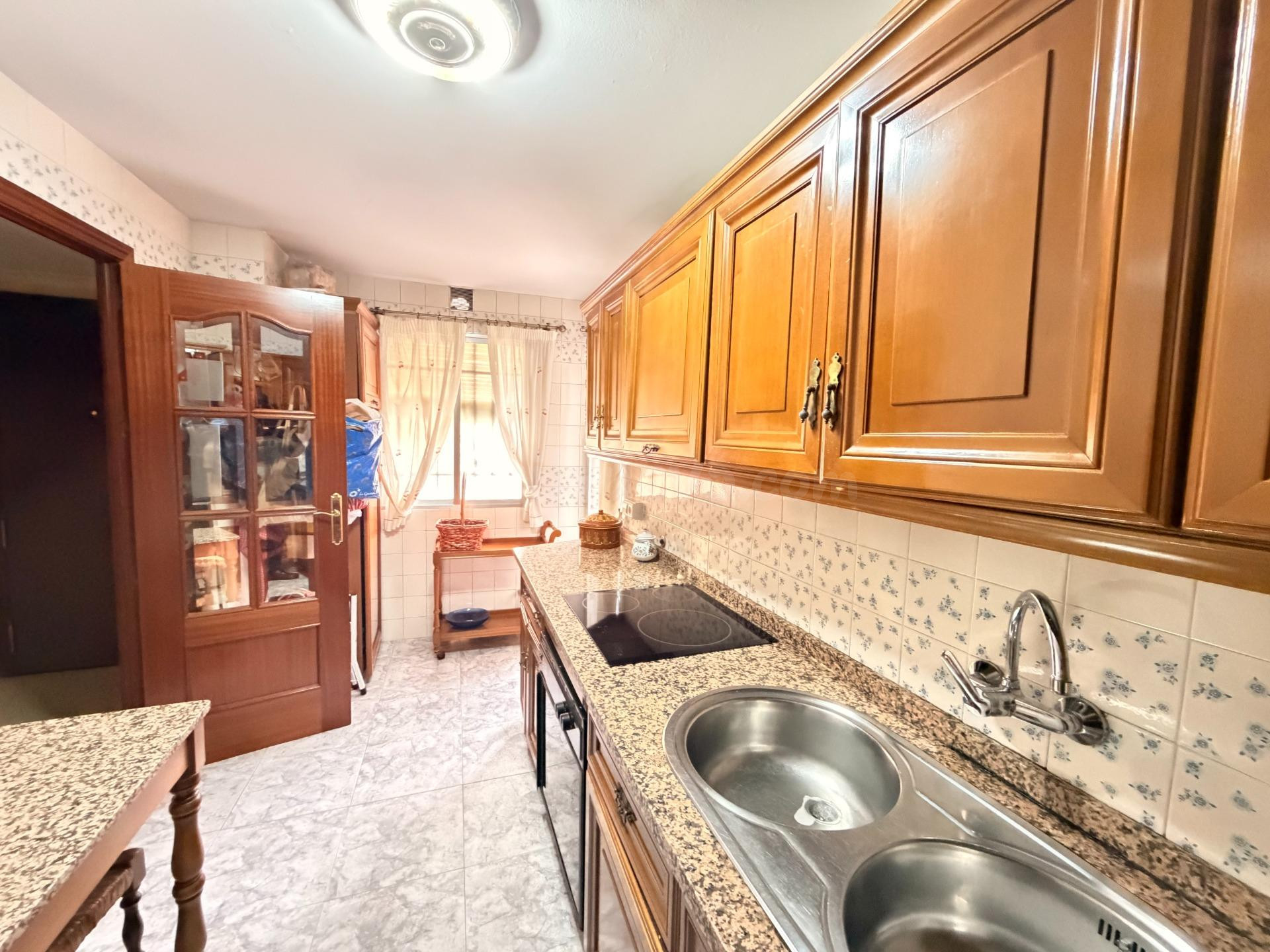 Piso con cochera y trastero junto a la Avenida de Medina Aza - foto 12