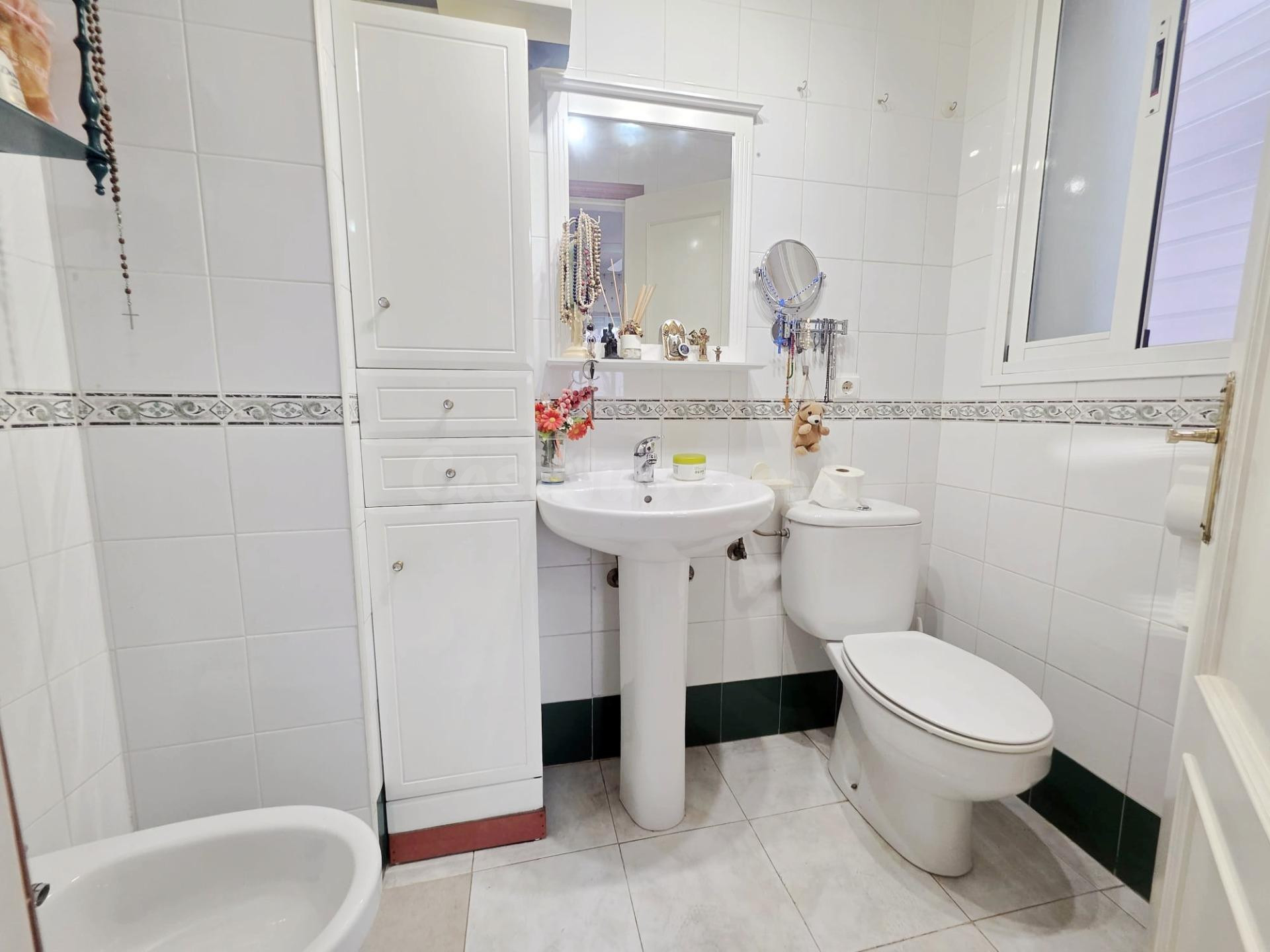 Tu Nuevo Hogar en Avda Santa María de Trassierra junto al Vi - foto 3