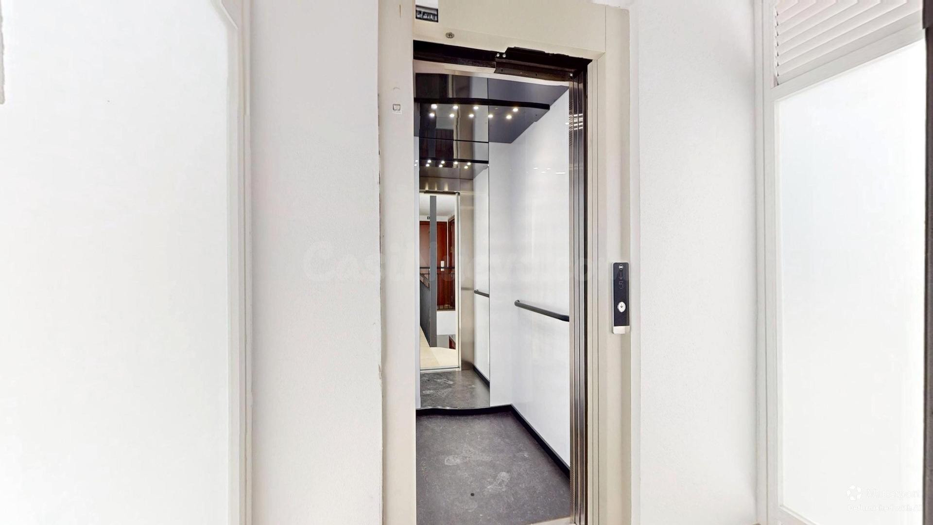 !!OPORTUNIDAD DE INVERSION!! 3 DORMITORIOS, Y ASCENSOR JUNTO - foto 3