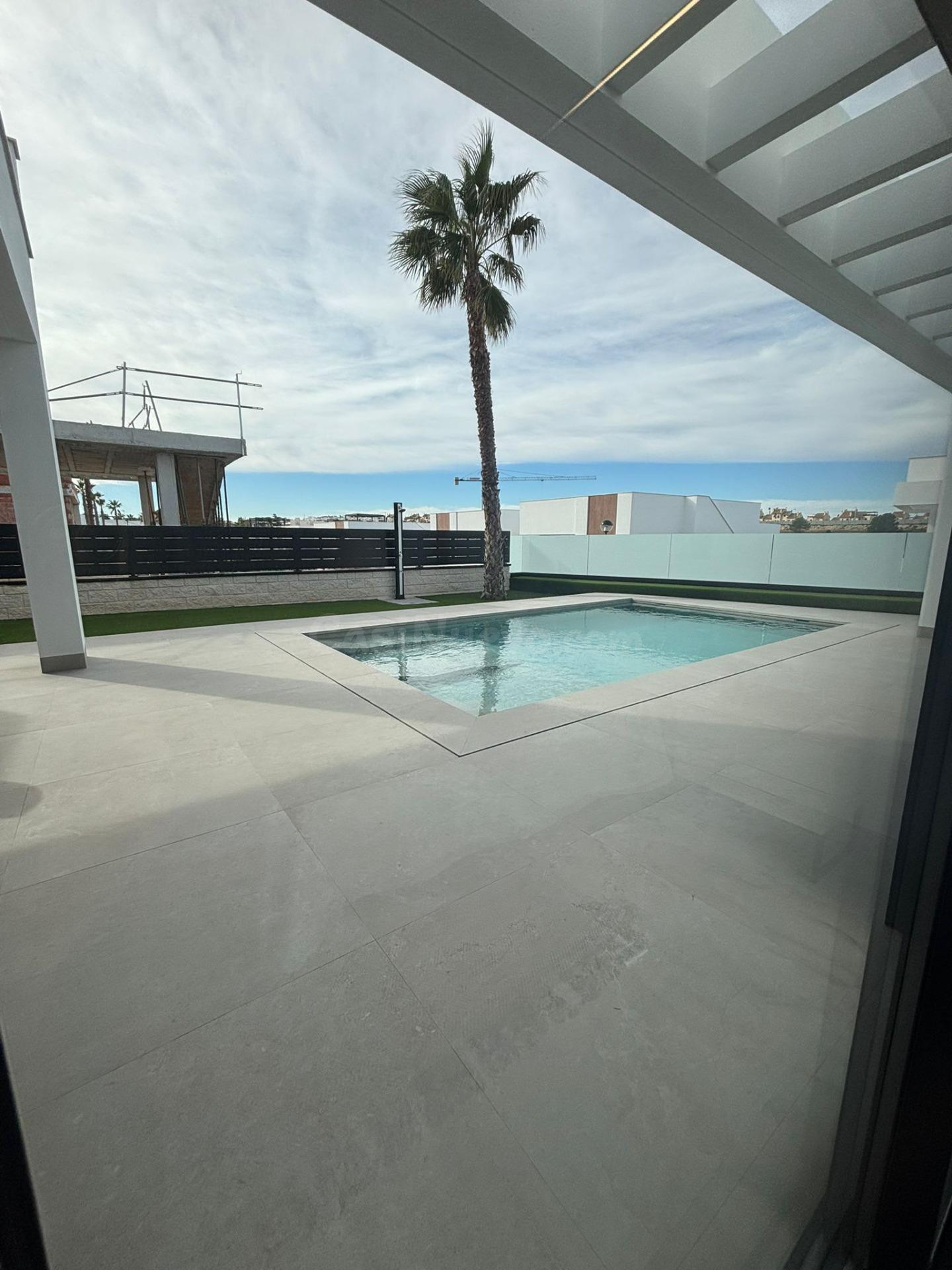 Chalet moderno con piscina privada en Algorfa - foto 3