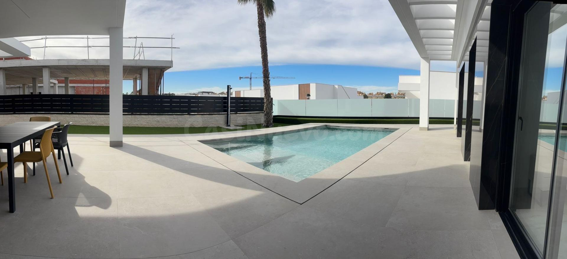 Chalet moderno con piscina privada en Algorfa - foto 4