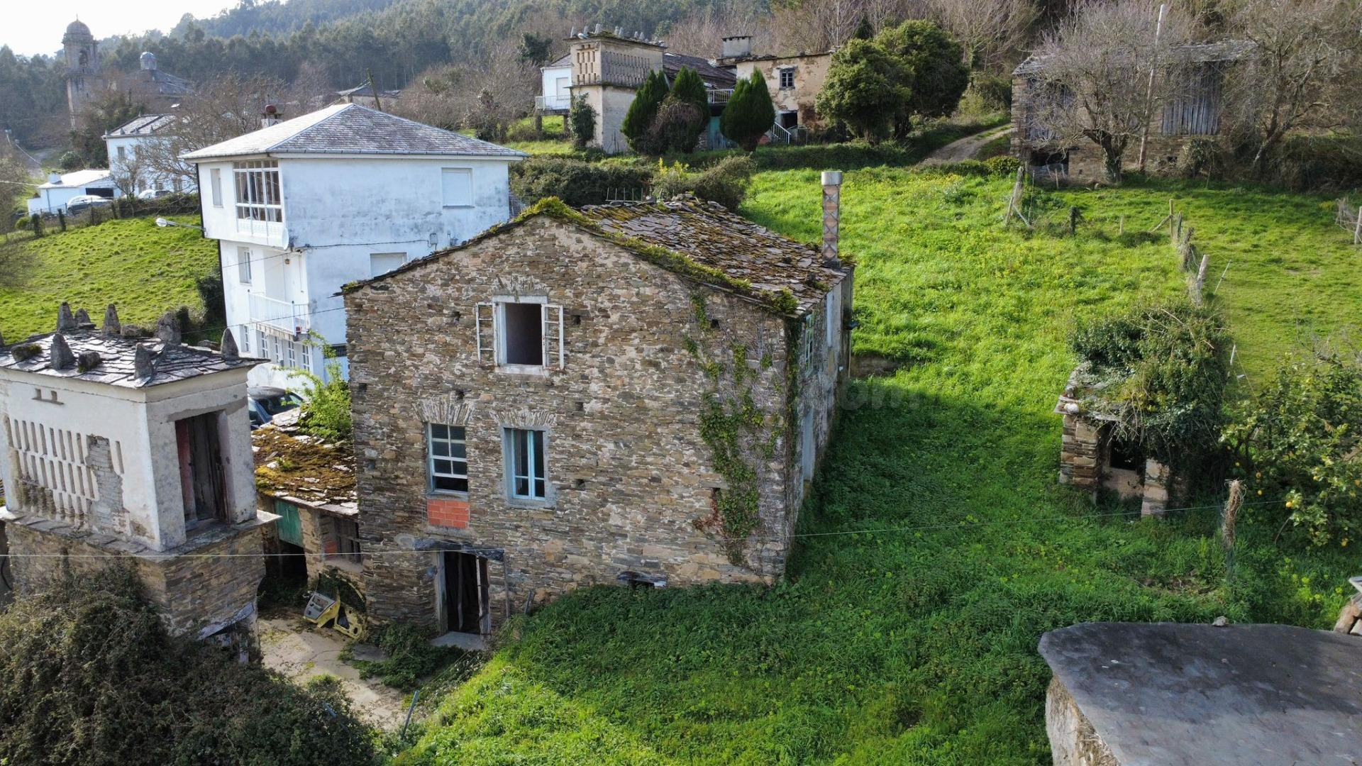 Casa para reformar en Mondoñedo. - foto 3