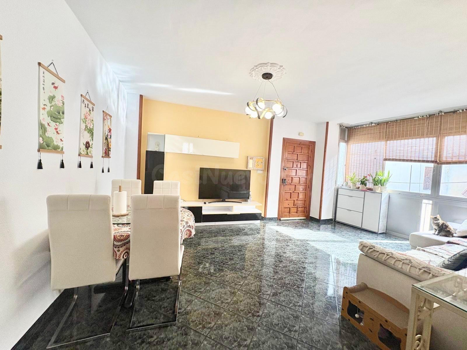 PISO EN EL CASCO HISTÓRICO DE SALOBREÑA CON COCHERA CERRADA  - foto 2