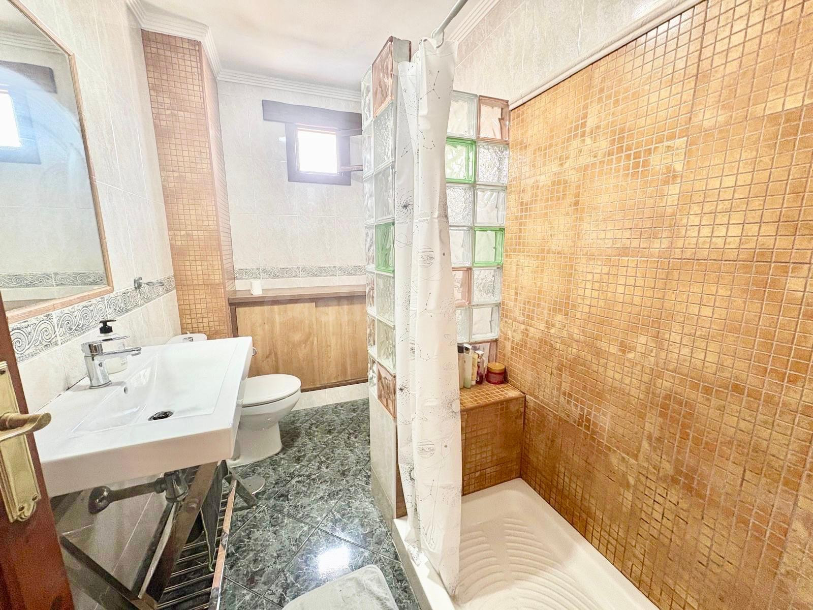 PISO EN EL CASCO HISTÓRICO DE SALOBREÑA CON COCHERA CERRADA  - foto 10