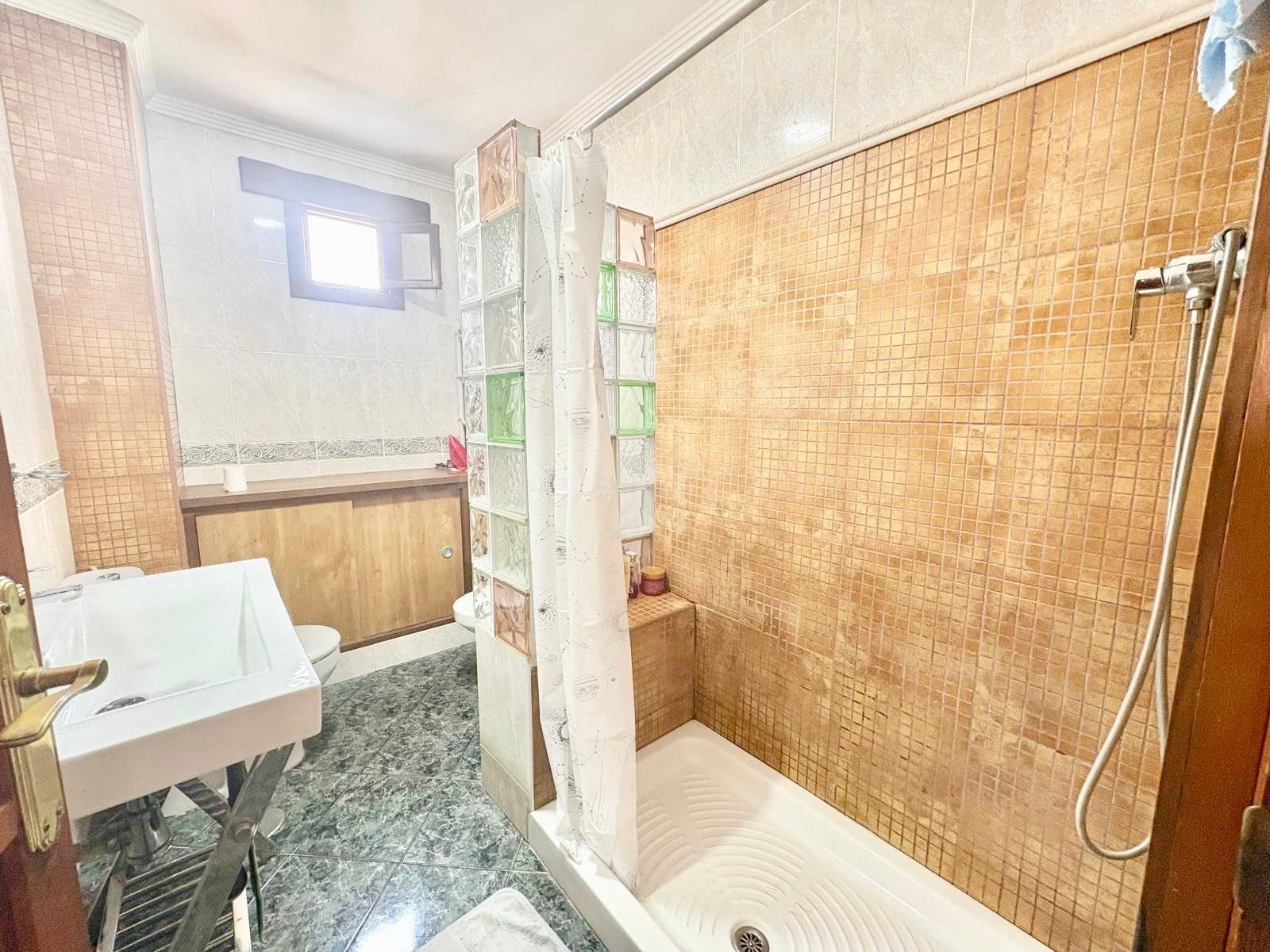 PISO EN EL CASCO HISTÓRICO DE SALOBREÑA CON COCHERA CERRADA  - foto 11