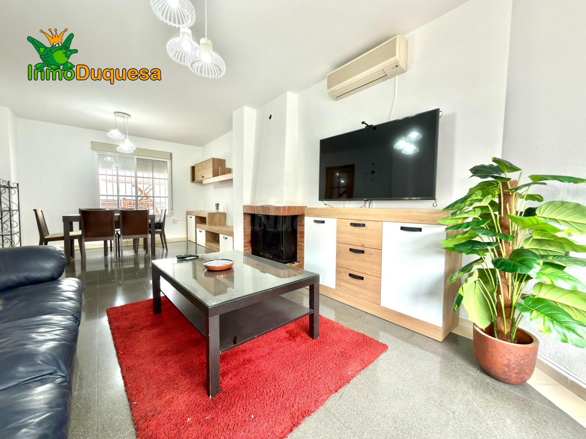 Chalet en Urb. Lomaverde con piscina. - foto 2