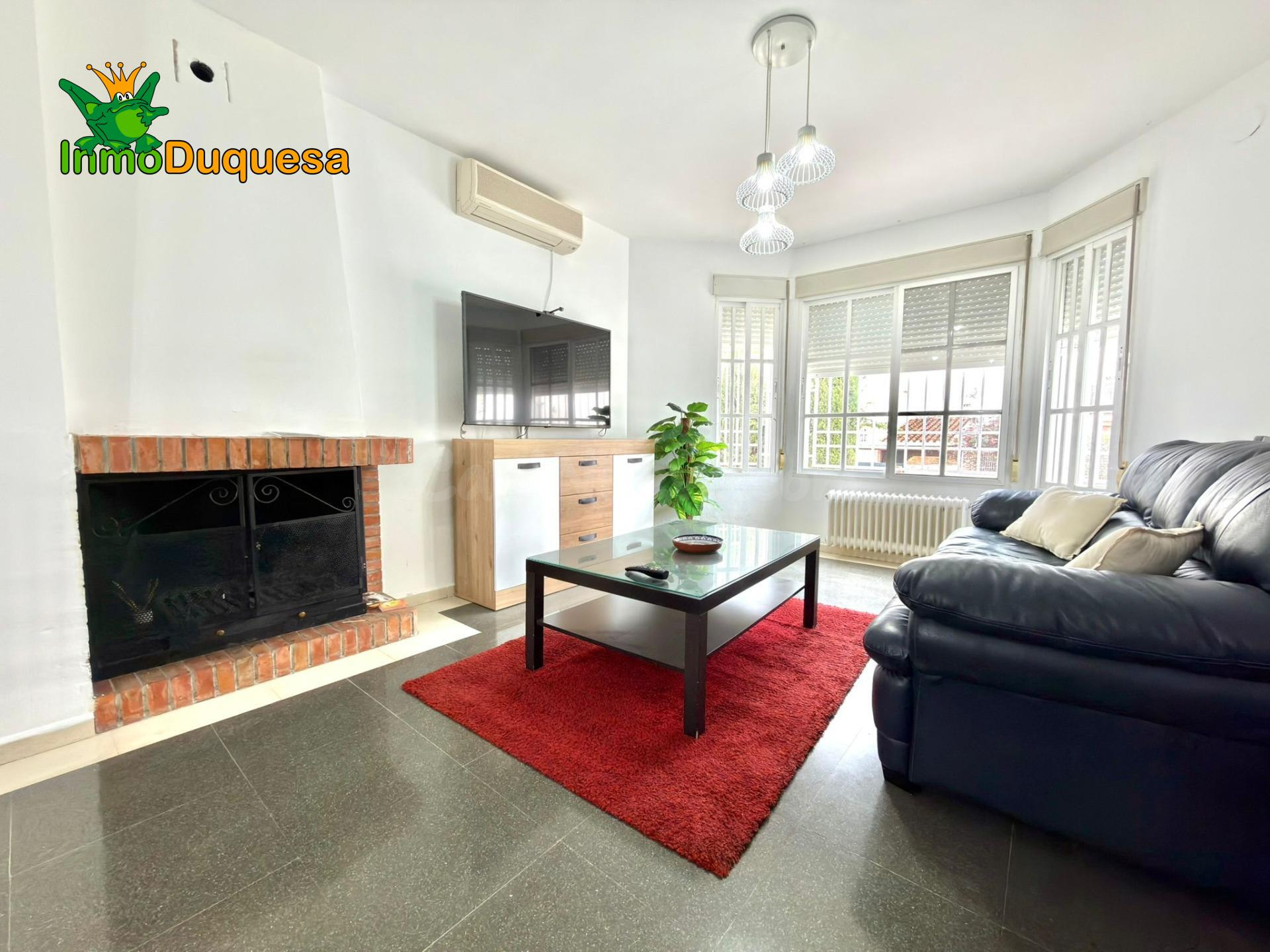 Chalet en Urb. Lomaverde con piscina. - foto 5