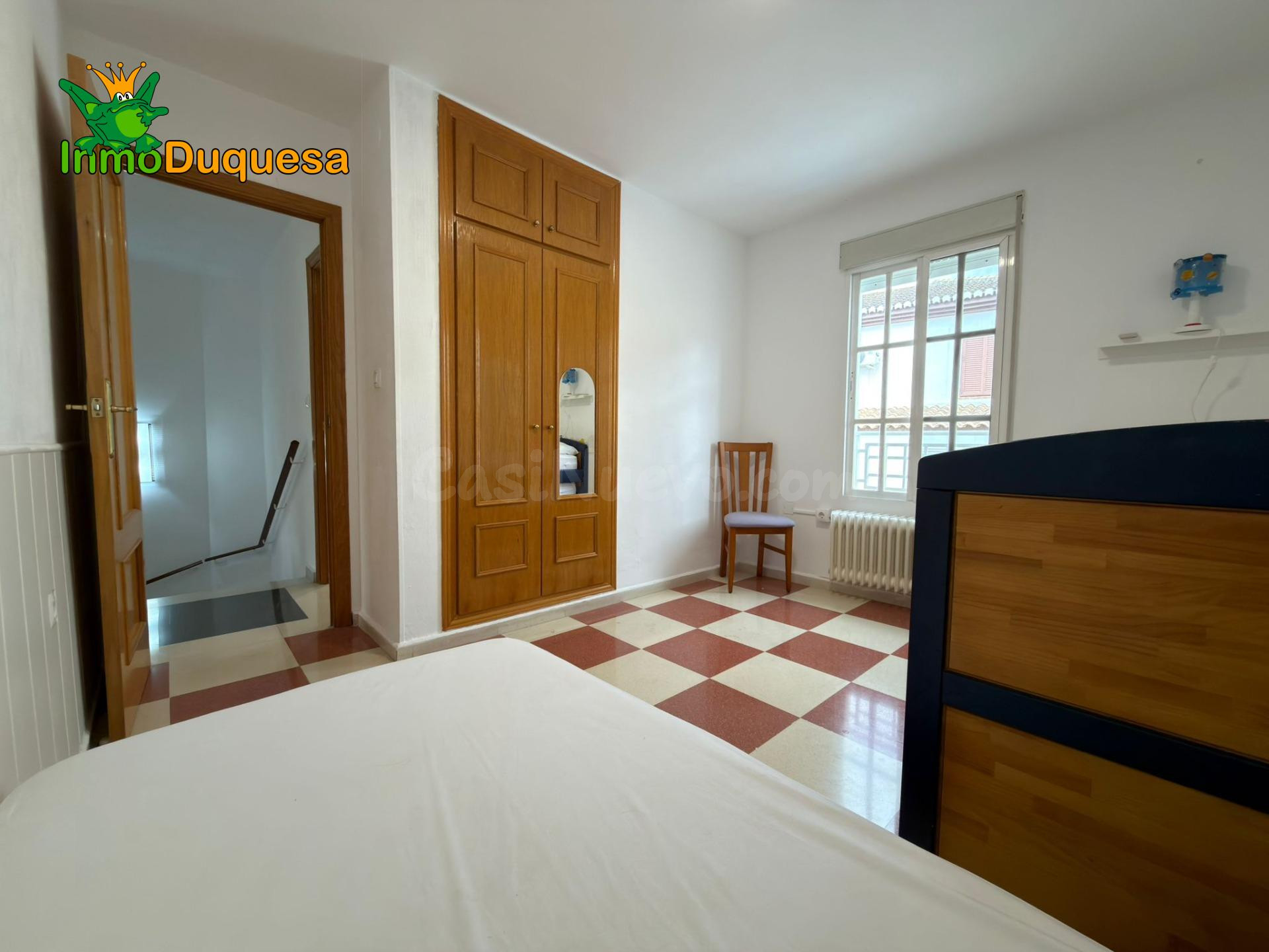 Chalet en Urb. Lomaverde con piscina. - foto 18