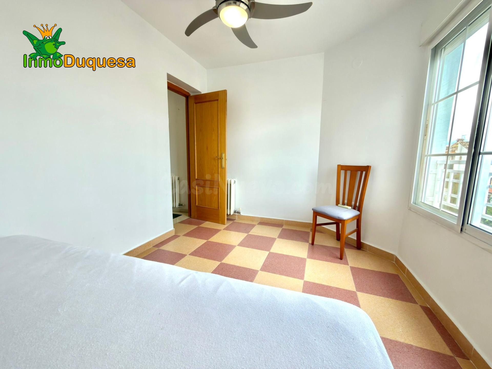 Chalet en Urb. Lomaverde con piscina. - foto 22