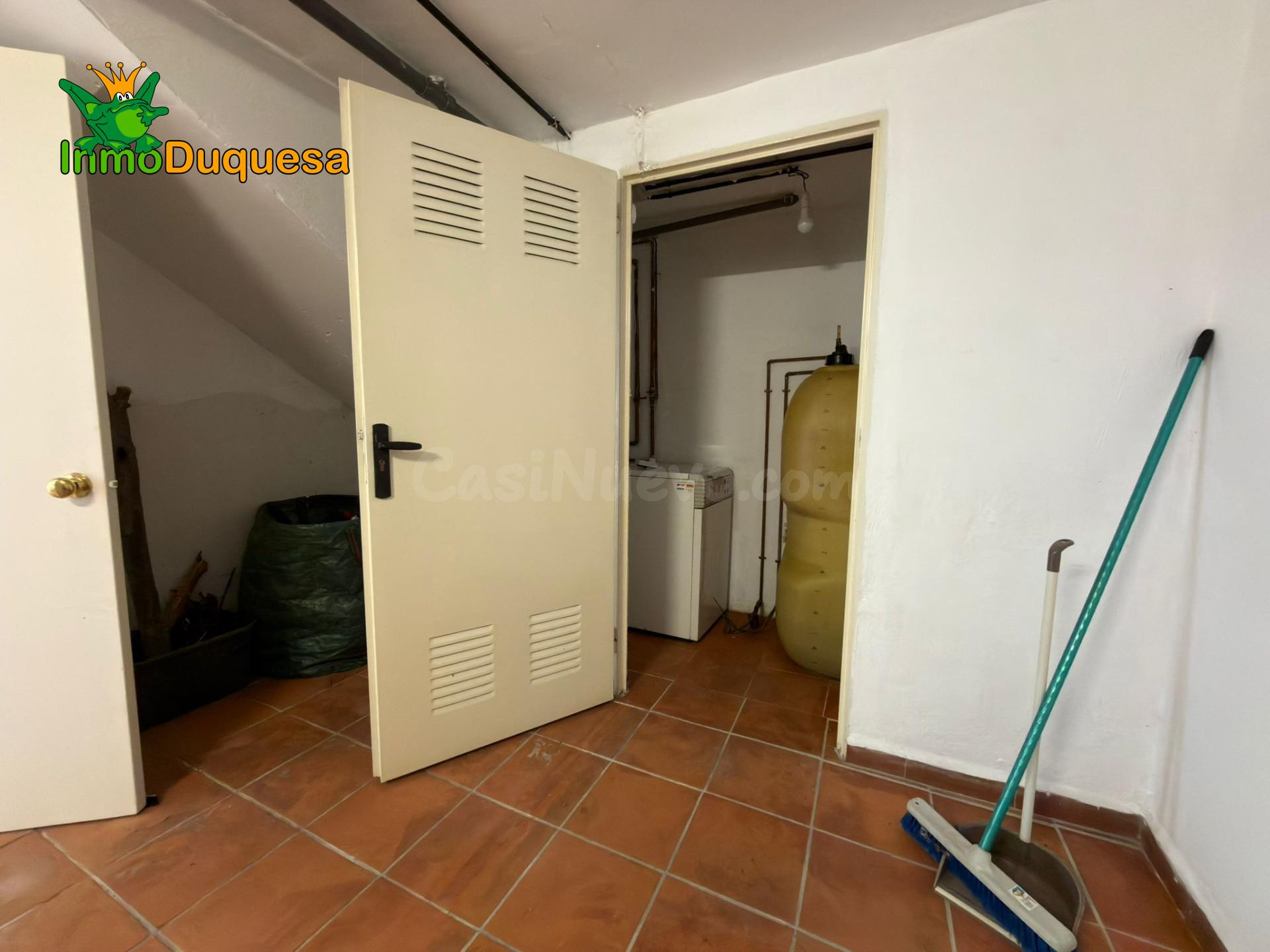 Chalet en Urb. Lomaverde con piscina. - foto 40