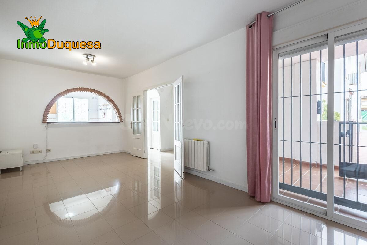 Casa adosada en La Zubia. - foto 4