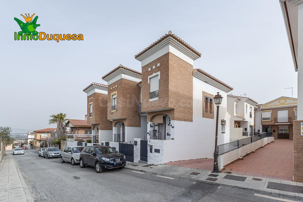 Casa adosada en La Zubia. - foto 6