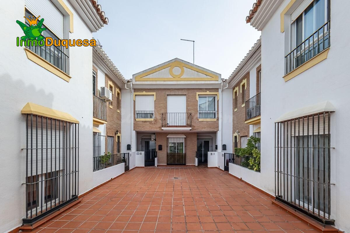 Casa adosada en La Zubia. - foto 7