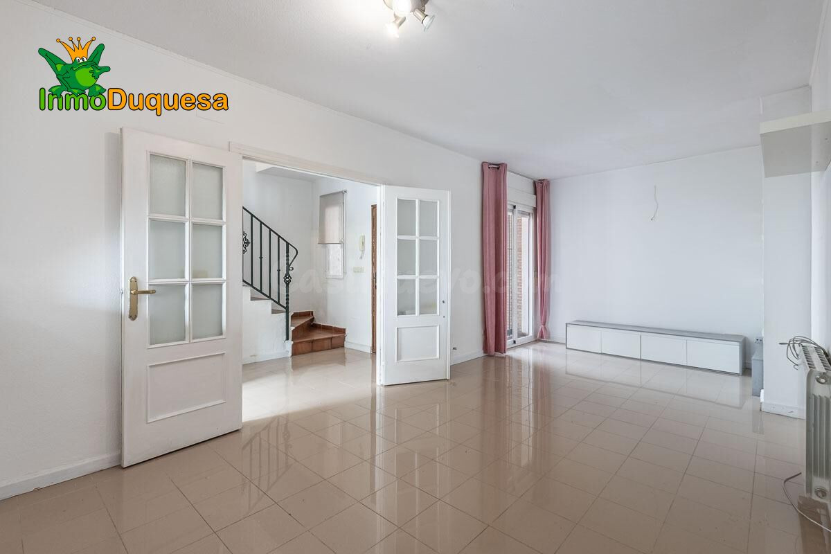 Casa adosada en La Zubia. - foto 11