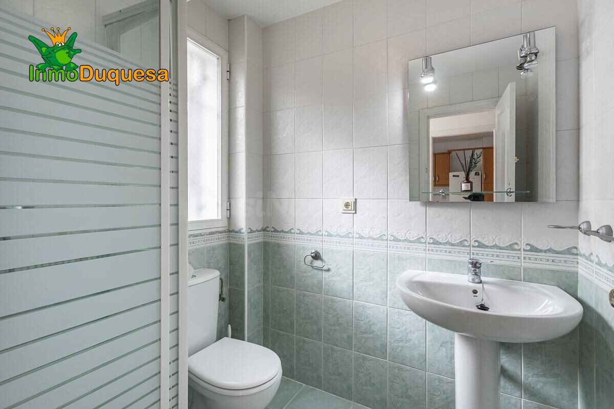 Casa adosada en La Zubia. - foto 19