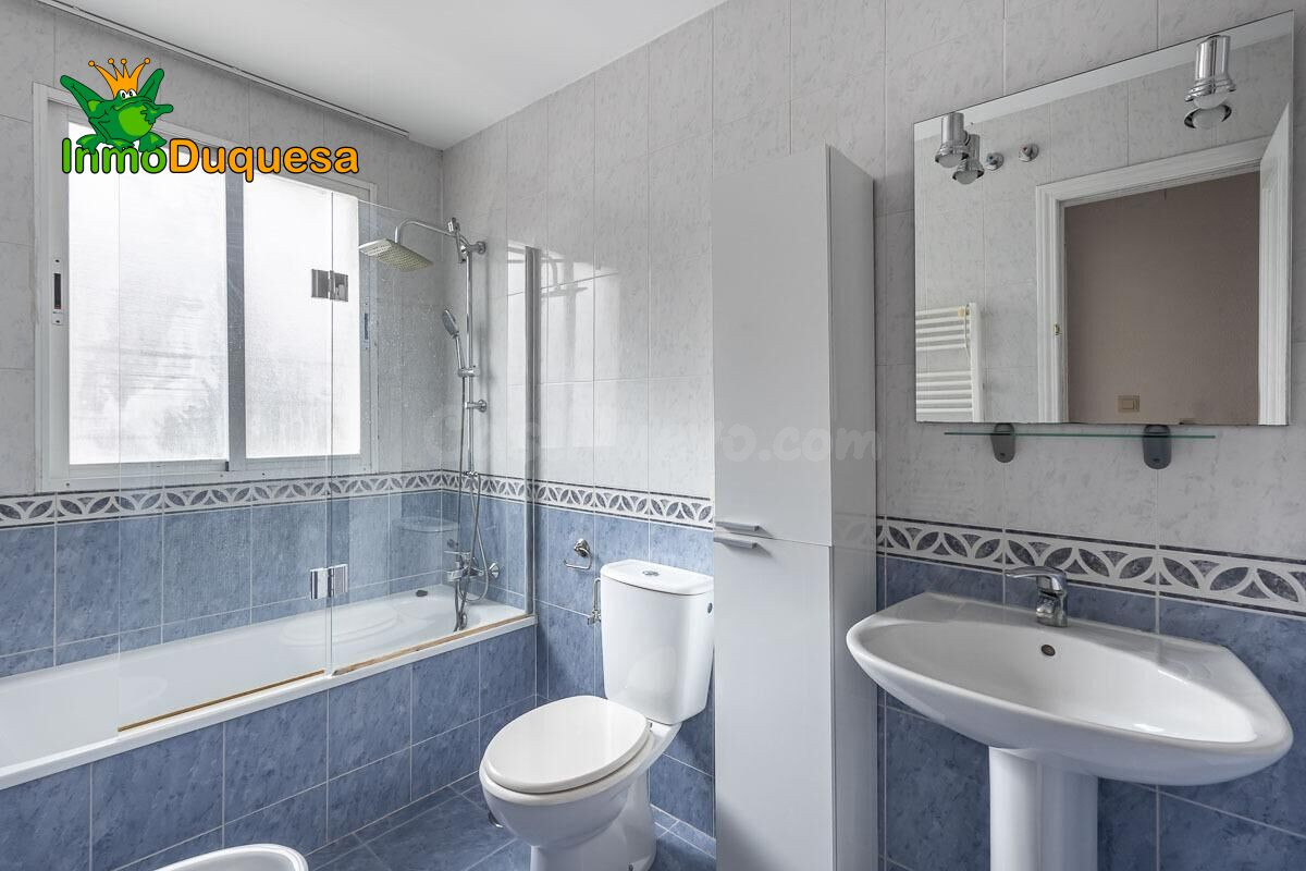 Casa adosada en La Zubia. - foto 30