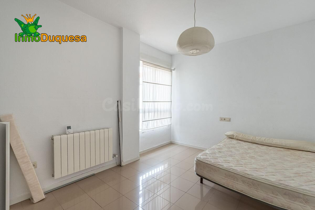 Casa adosada en La Zubia. - foto 35