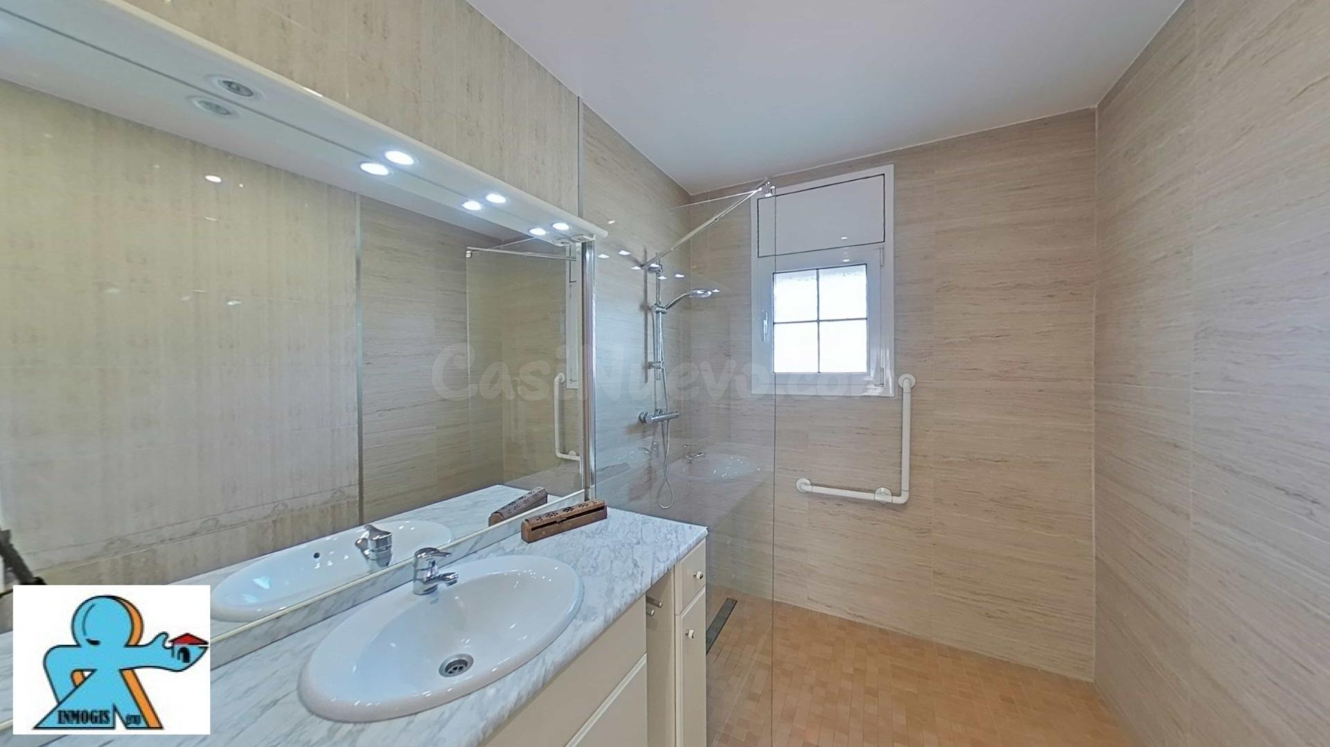 Àtic dúplex espectacular de 4 habitacions amb tres terrasses - foto 17