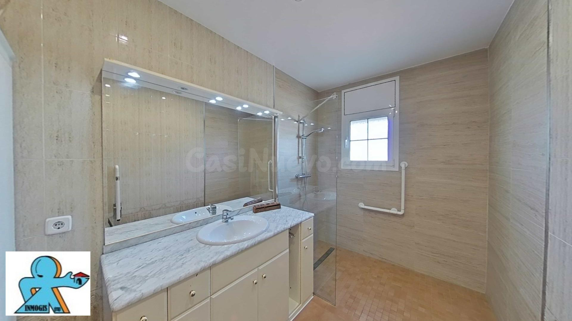 Àtic dúplex espectacular de 4 habitacions amb tres terrasses - foto 19