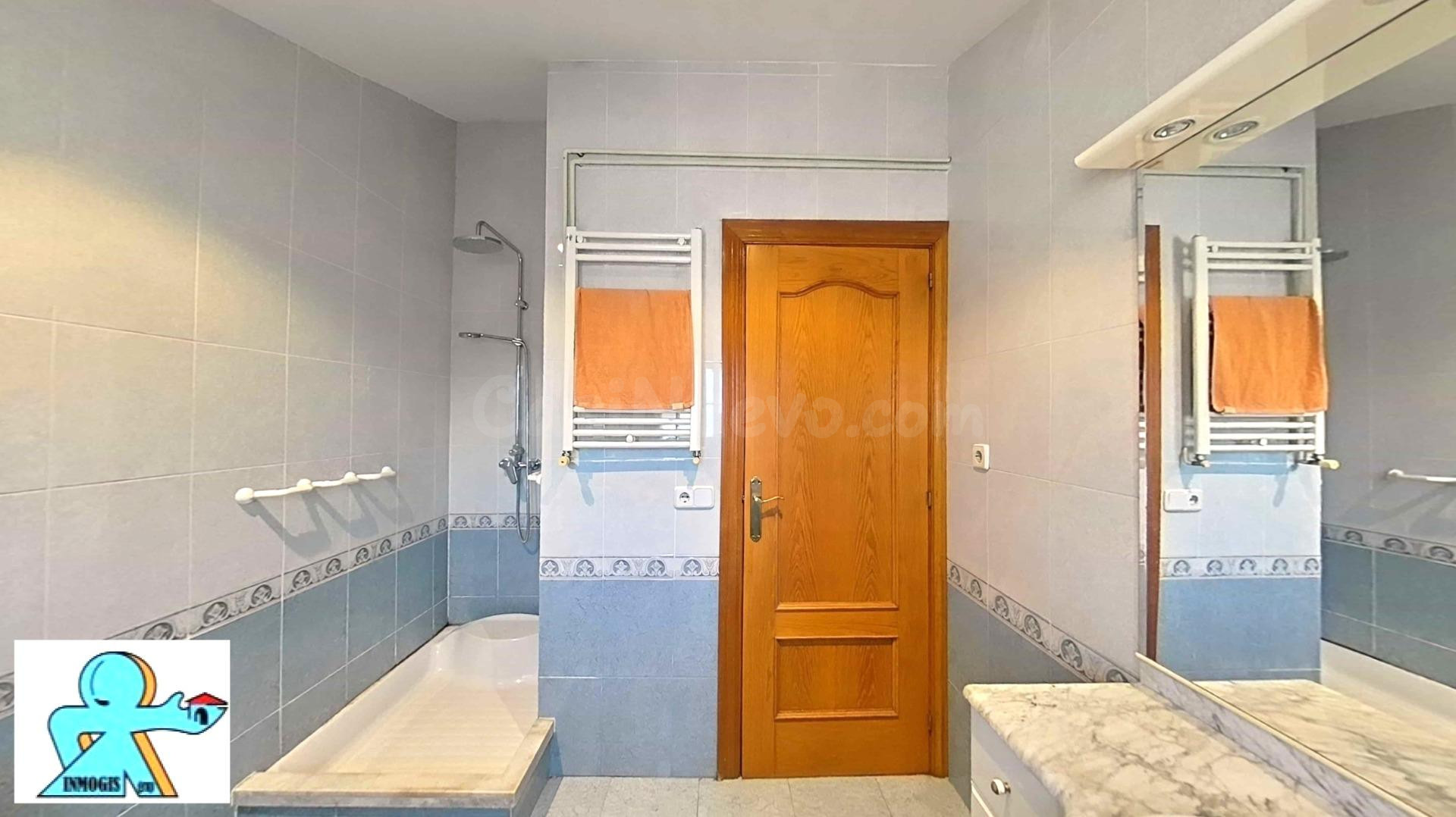 Àtic dúplex espectacular de 4 habitacions amb tres terrasses - foto 26