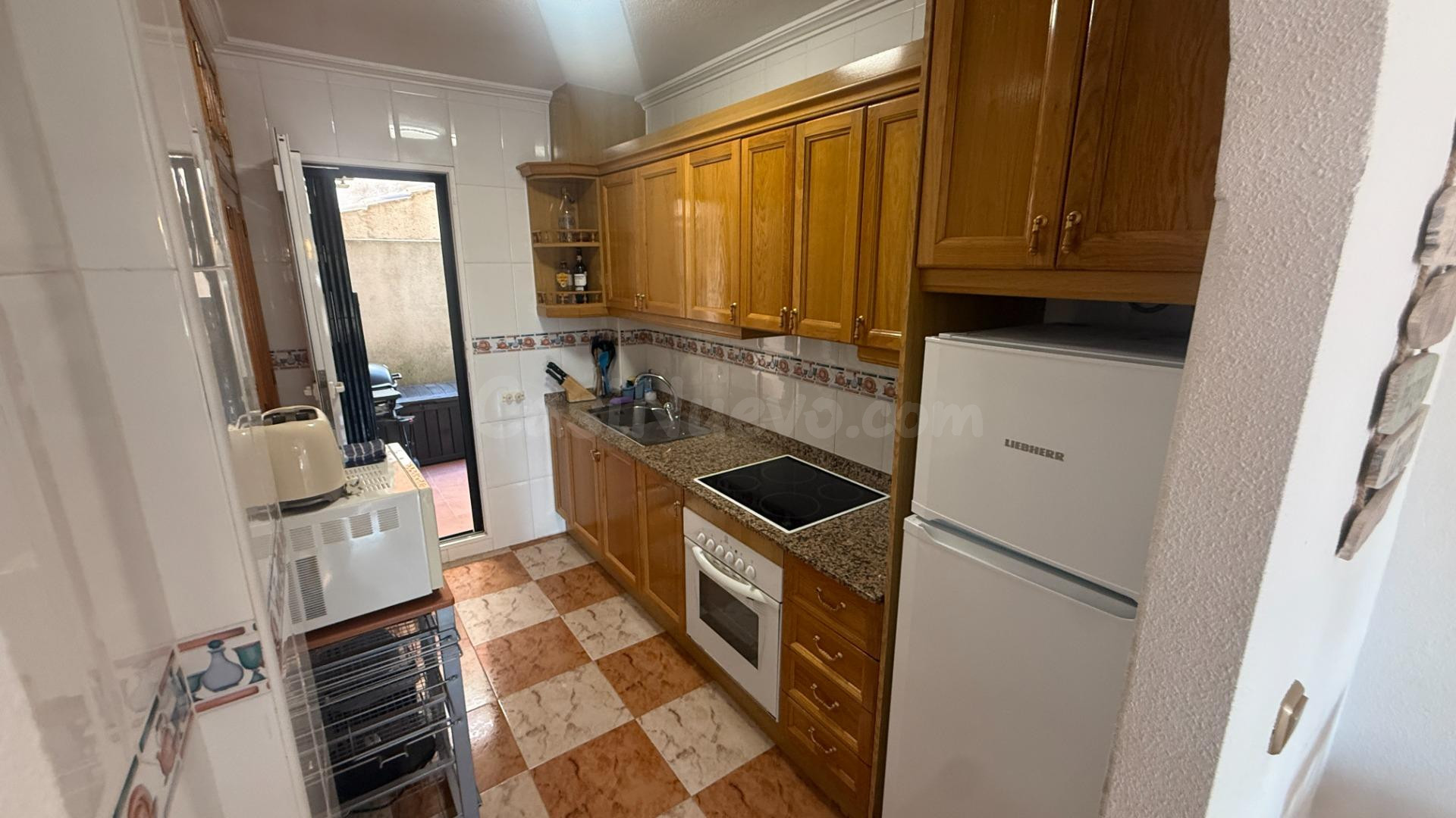 Vive el estilo mediterráneo en este precioso piso en Orihuel - foto 11
