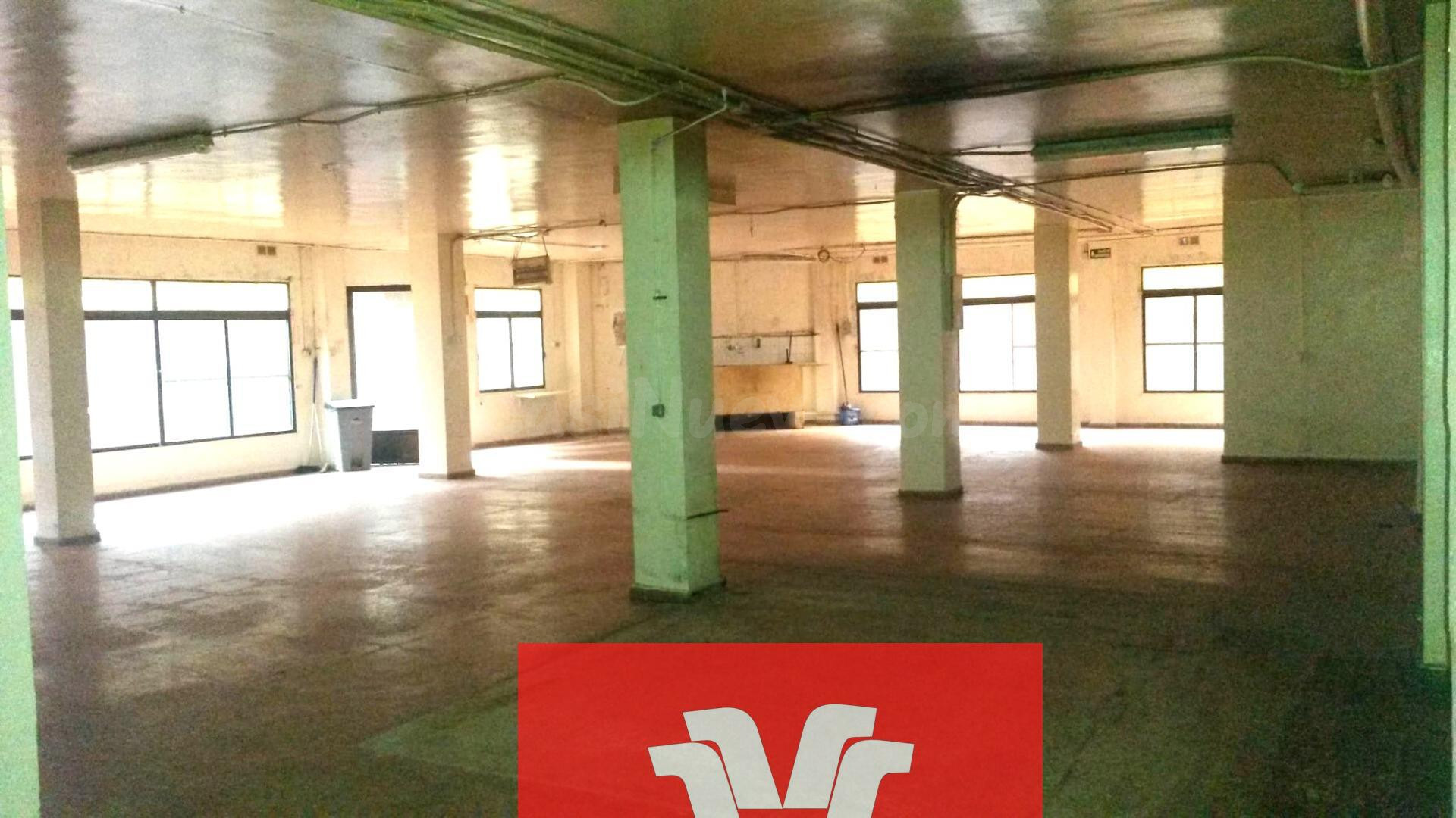 ALQUILER DE LOCAL MUY AMPLIO EN MONCADA - foto 6