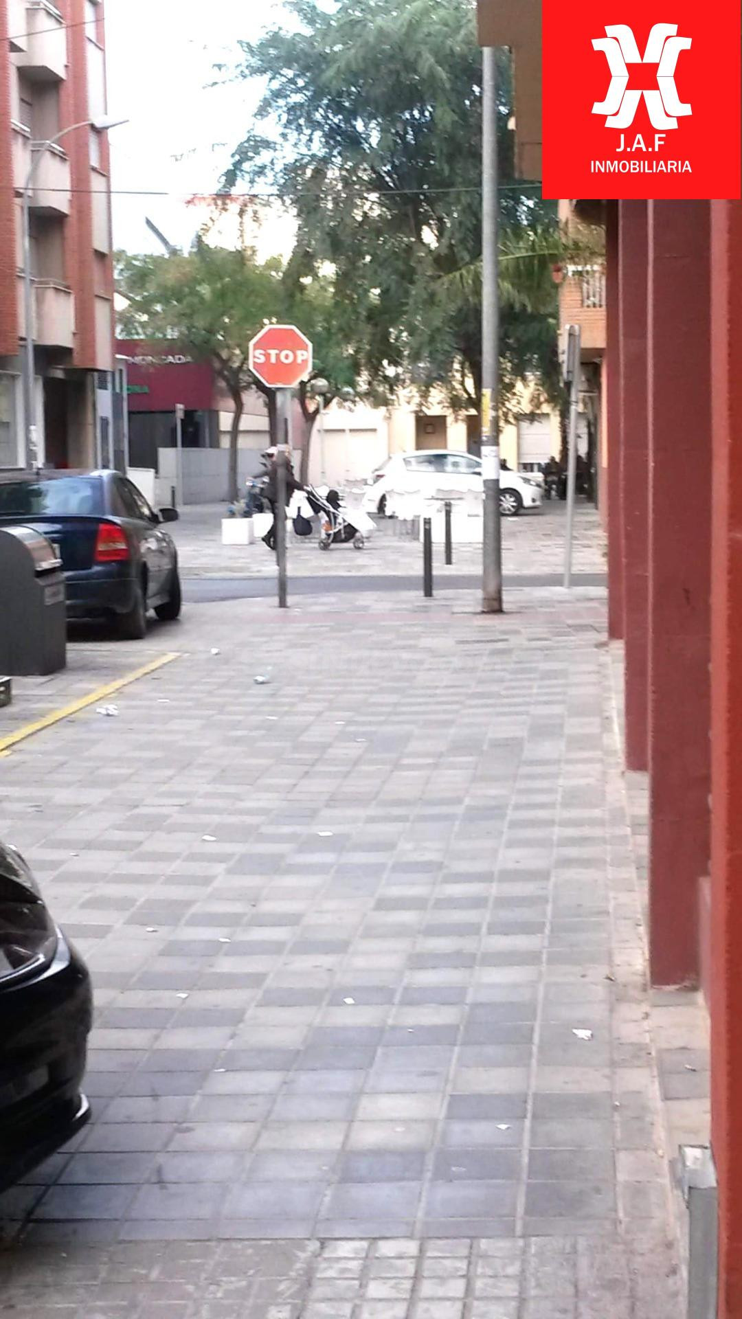 ALQUILER DE LOCAL MUY AMPLIO EN MONCADA - foto 8