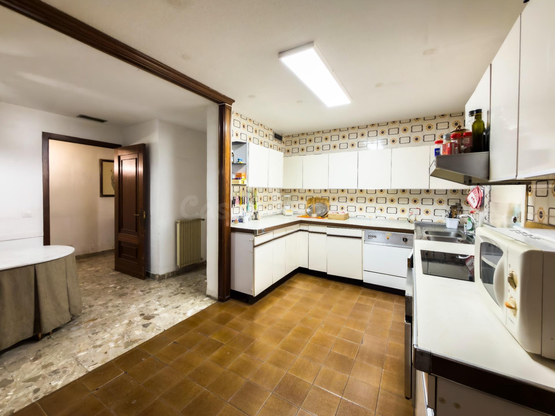 SEÑORIAL PISO EN AVDA. CONDE VALLELLANO - foto 18