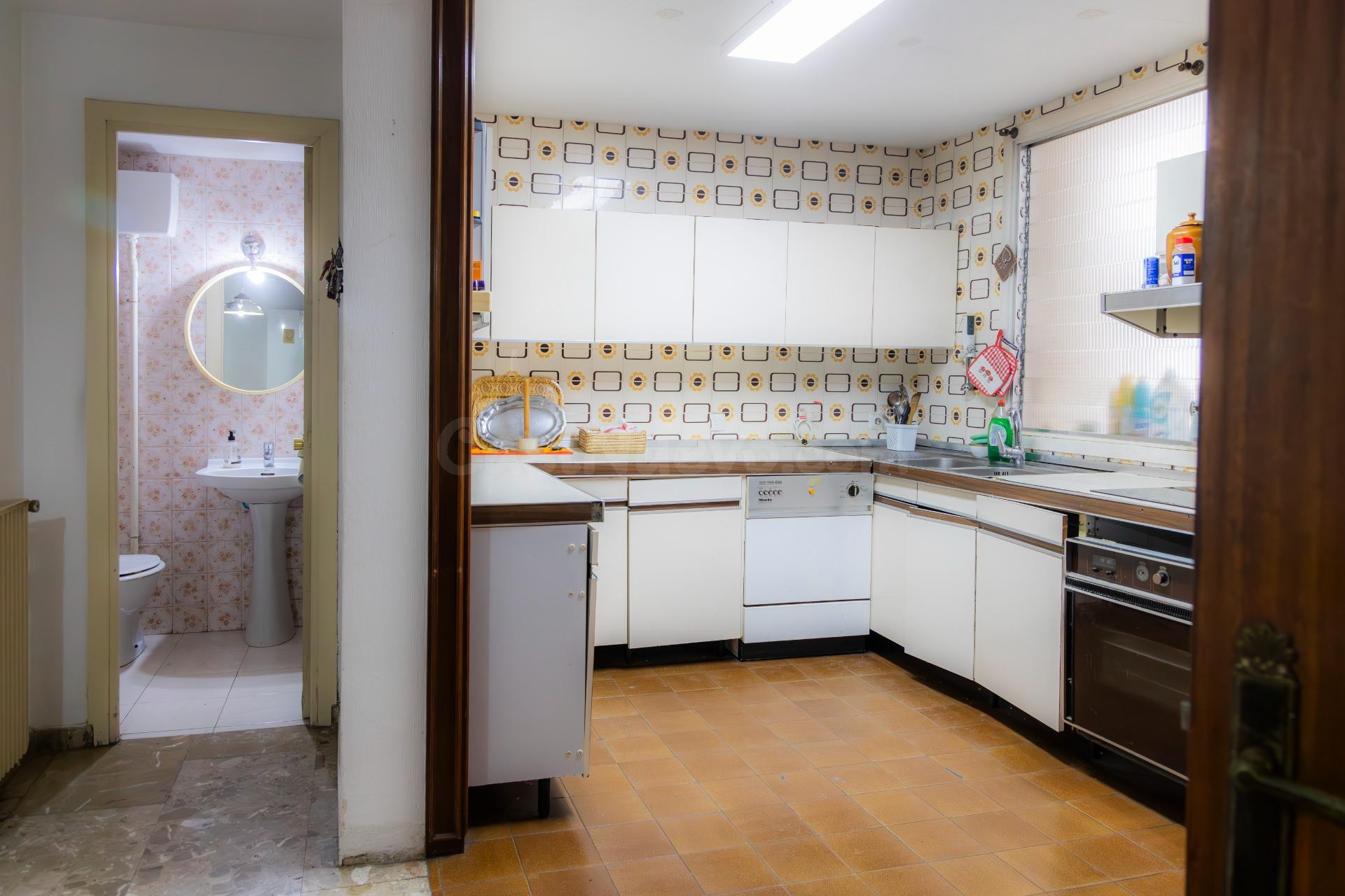 SEÑORIAL PISO EN AVDA. CONDE VALLELLANO - foto 21