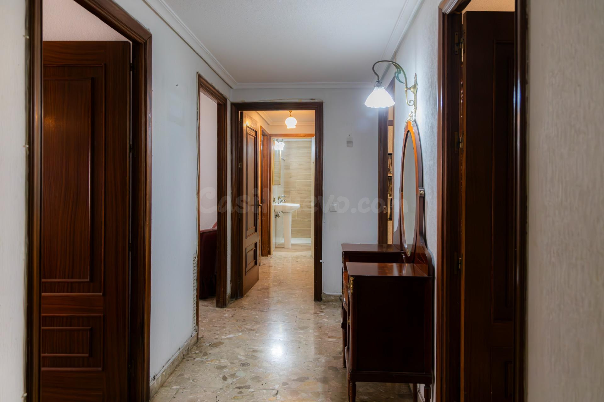 SEÑORIAL PISO EN AVDA. CONDE VALLELLANO - foto 25