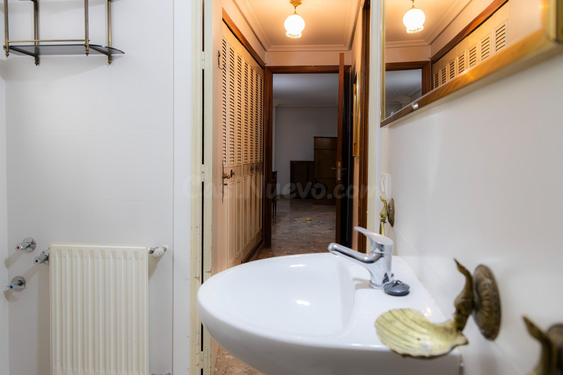 SEÑORIAL PISO EN AVDA. CONDE VALLELLANO - foto 35