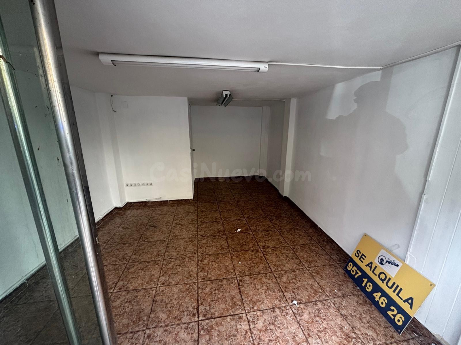 D.  Local comercial en alquiler – Calle Damasco - foto 4