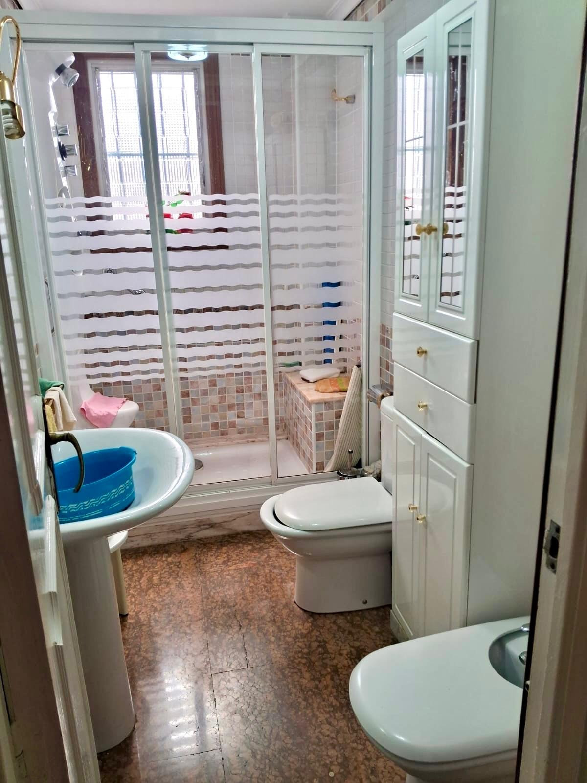 Piso en buen estado en Avenida de la Viñuela con trastero y  - foto 8