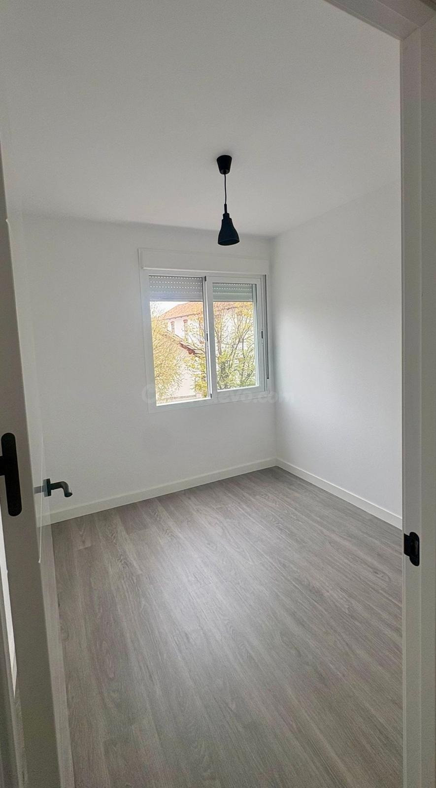 D.  Piso totalmente reformado en zona de Los Almogávares con - foto 9