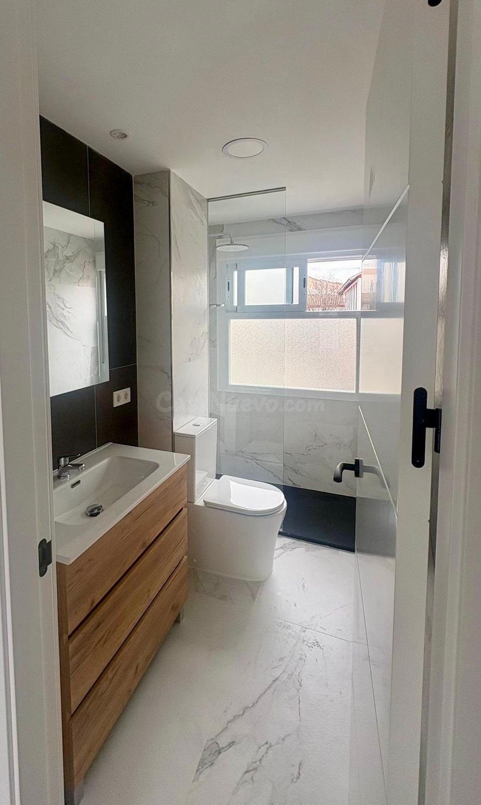 D.  Piso totalmente reformado en zona de Los Almogávares con - foto 10