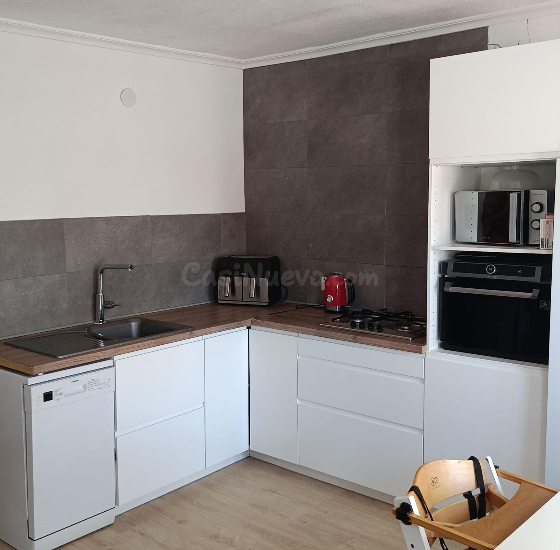 ESTUPENDA CASA ADOSADA EN TORREVIEJA - foto 4